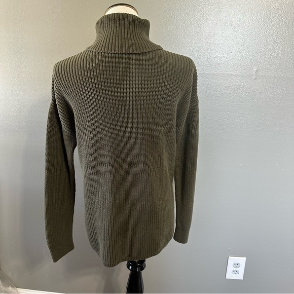 Gap women’s size medium cable‎ knit turtleneck sweater, long sleeve olive green - Picture 5 of 10